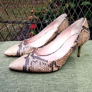 Boss Hugo Boss Snakeskin Embossed Pumps Size EU 36.  Made in Italy.